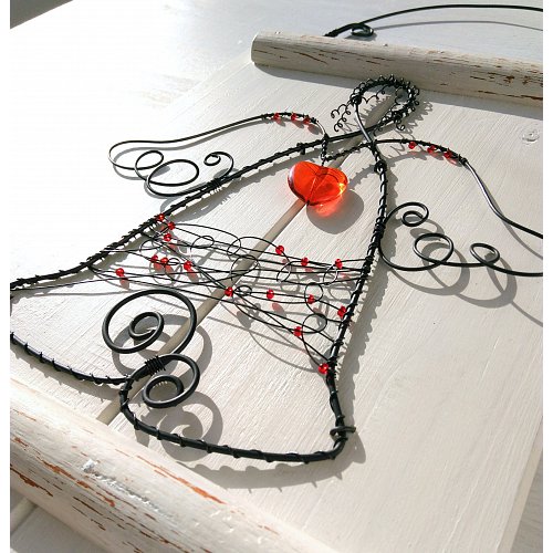 Drátěný anděl - v dřevěném ozdobném rámu 39x19,5cm