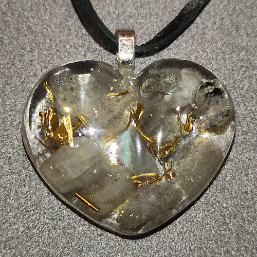 Orgonitové srdíčko měsíční kámen 2 cm