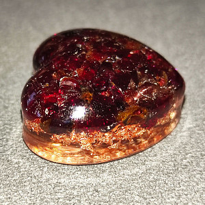 Orgonitové granátové srdíčko Vášeň a láska s mědí 3cm