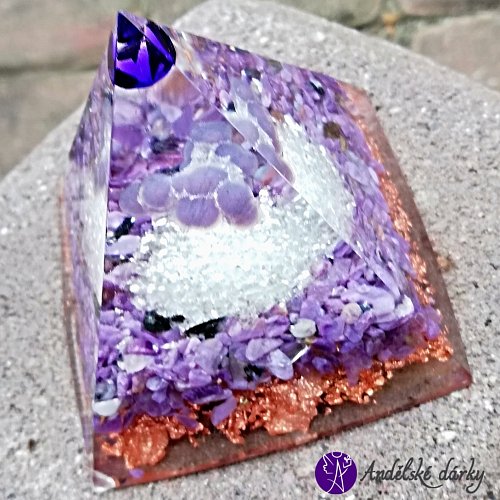 Orgonitová pyramida velká - Čaroit  Duchovní vhled 6 x 7 cm