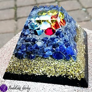 Orgonitová pyramida velká - Sodalit a Šungit léčení čaker 7 x 7 cm