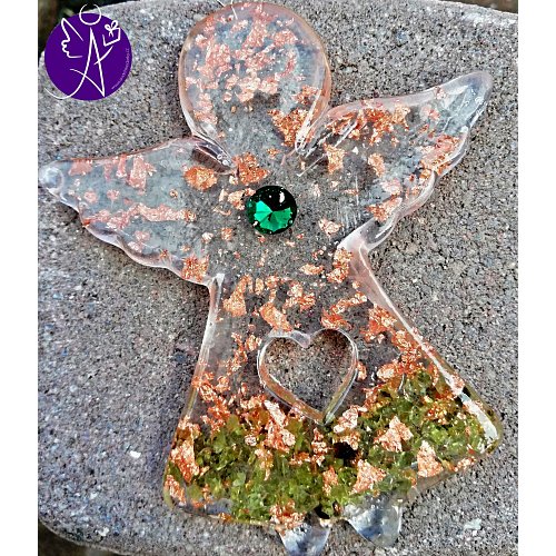 Orgonitový andílek léčitel duše s olivínem 10 x 8 cm