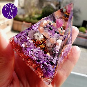 Orgonitová pyramida velká - podpora zdraví a imunity 6 x 6 cm