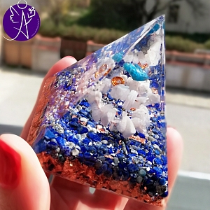Orgonitová pyramida - intuice a odvaha 6 x 6 cm