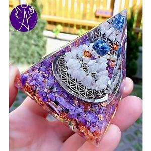 Orgonitová pyramida velká - duchovní očista a sebevyjádření  6 x 6 cm