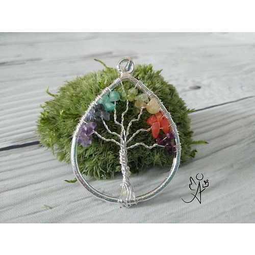 Strom života přívěsek čakrová kapka 3,5 cm