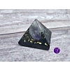 Orgonitová pyramida malá - ametyst a šungitový pudr 2,5 x 2,5cm