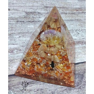 Orgonitová pyramida Slunečné pohlazení 6 x 6 cm Citrín, sluneční kámen, karneol