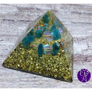 Orgonitová pyramida malá 4 x 4 cm opalit + neonový apatit