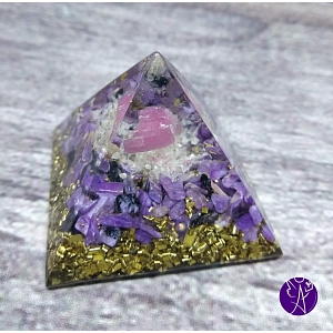 Orgonitová pyramida malá 4 x 4 cm Čaroit, růžový turmalín