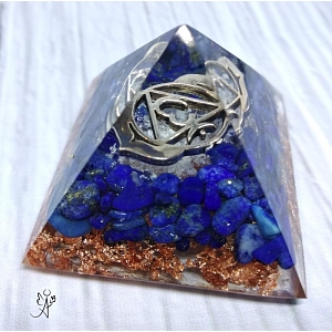 Orgonitová pyramida harmonizace 6. čakry se symbolem 4 x 4 cm