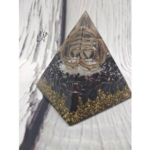 Orgonitová pyramida harmonizace 1. čakry se symbolem 6 x 6 cm