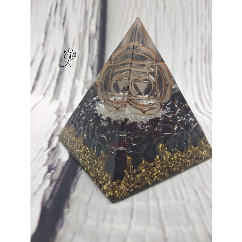 Orgonitová pyramida harmonizace 1. čakry se symbolem 6 x 6 cm
