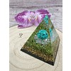 Orgonitová pyramida Vnitřní láska s olivínem - 6 x 6 cm