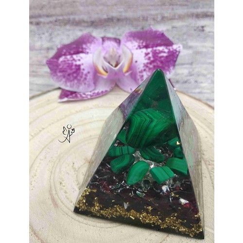 Orgonitová pyramida Svůdnost vášně 6 x 6 cm