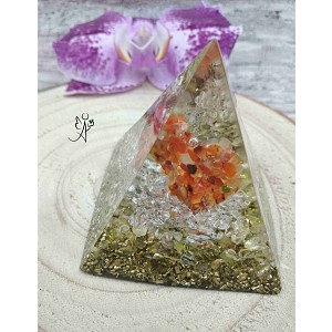 Orgonitová pyramida Slunečné srdce 6 x 6 cm