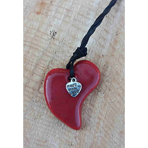 Náhrdelník - srdíčko z pálené hlíny červená vášeň 40 x 35 mm.