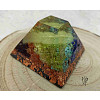 Orgonitová mayská pyramida - harmonizace čaker s peříčkem 6 x 6 cm