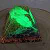 Orgonitová mayská pyramida - harmonizace čaker s peříčkem 6 x 6 cm