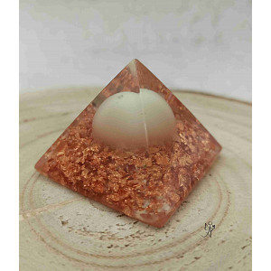 Orgonitová pyramida Něžné srdce sebedůvěry 4 x 4 cm