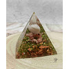 Orgonitová pyramida Čas na lásku 6 x 6 cm